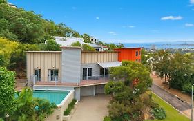 Castle Hill Townsville, Pool House With Ocean Views